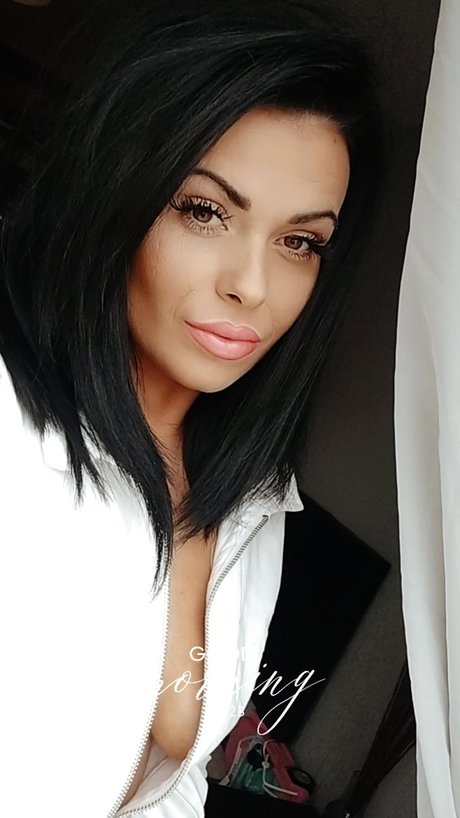 Lucey mcgrath25 perfect model pic