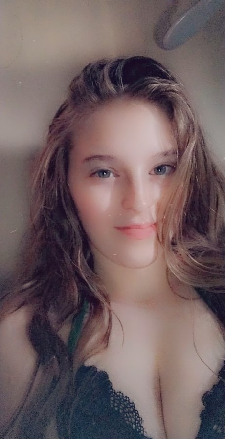 Eva Flash hd pornstar img