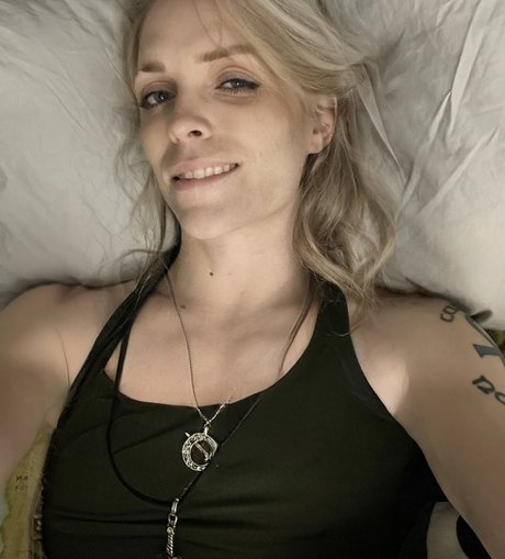 The Rambling Bard nude model archive