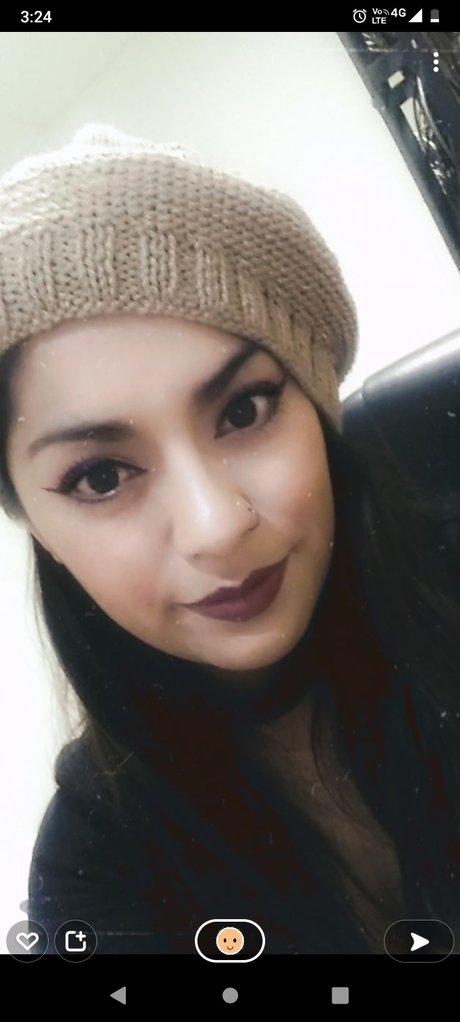 Yatziri Sondon sexy star photos