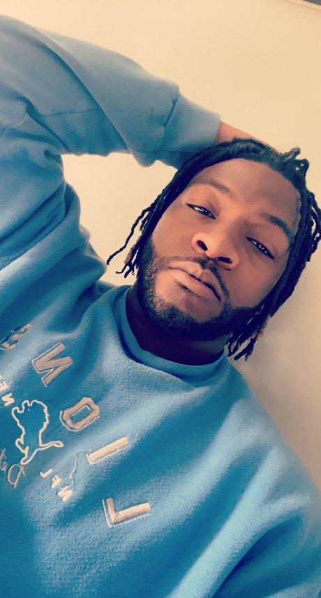 Seven Ali sexy star pics