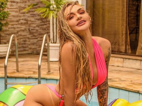 Thay_ naked star pictures