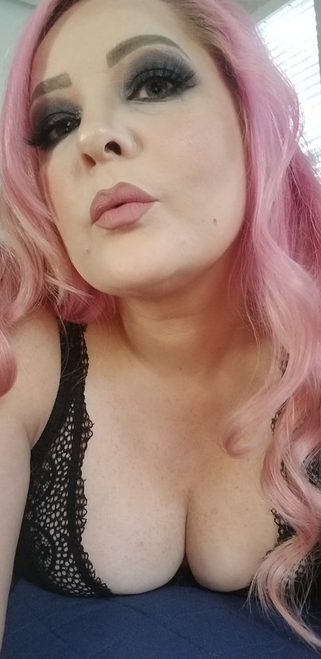 Trixie Taylor model nude pic