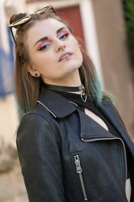 trixy kitty sexy star img