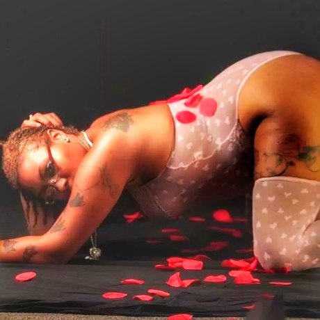 EdibleEllemissTrouble pornstar best pic