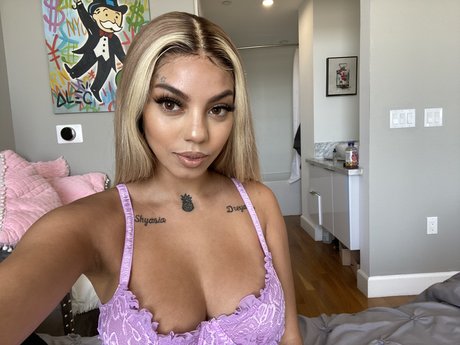 Majin Mariaa top star galleries