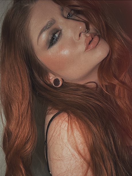 Sydney Myers nude star image