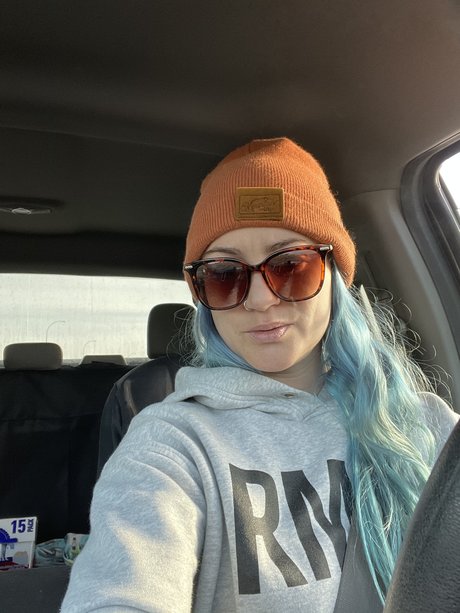 Horny Hippy erotic actress picture