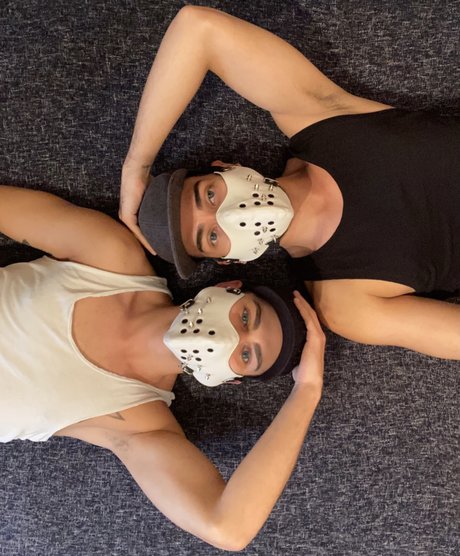 Two Hot B free_ high quality model img