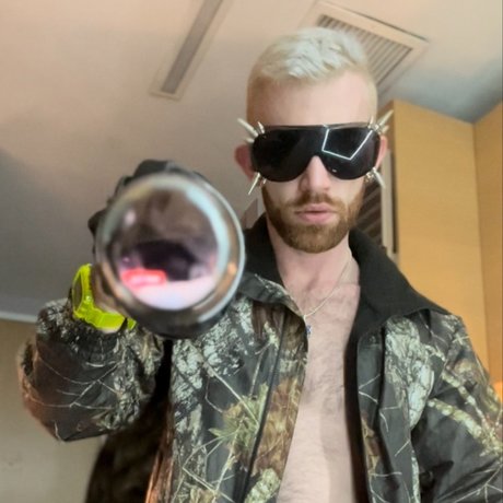 Dr F4GGOT sex model pic