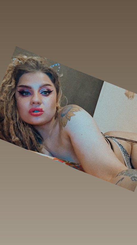 Gaia Moon adult model pics