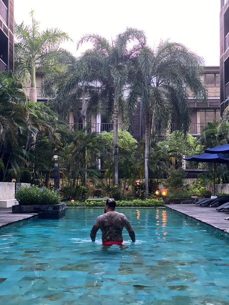 Costa Costa perfect actress pic