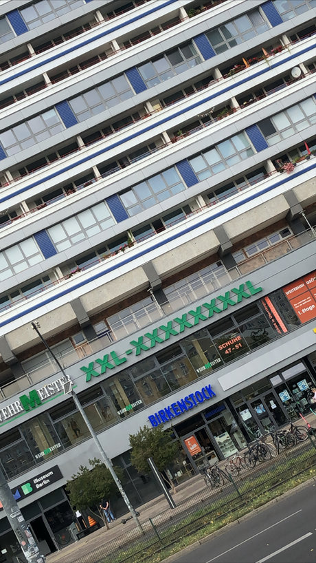 Invitatio hot model gallery