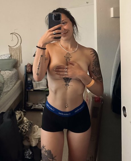 bass Canyon hot model pics