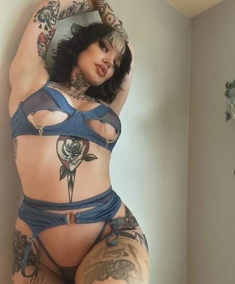 KrispyKremeRose star nude pictures