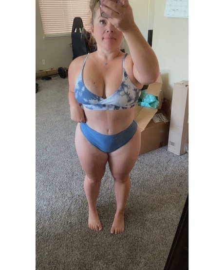 notyouraverage model beautiful photos