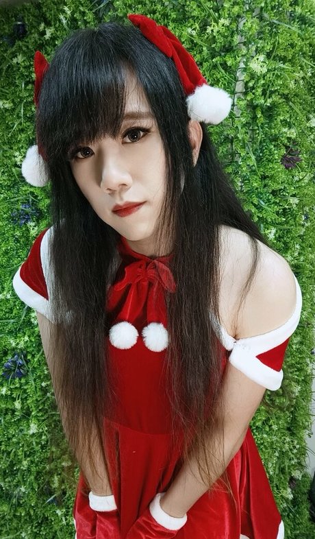 Charlotte Niya model pornographic photos