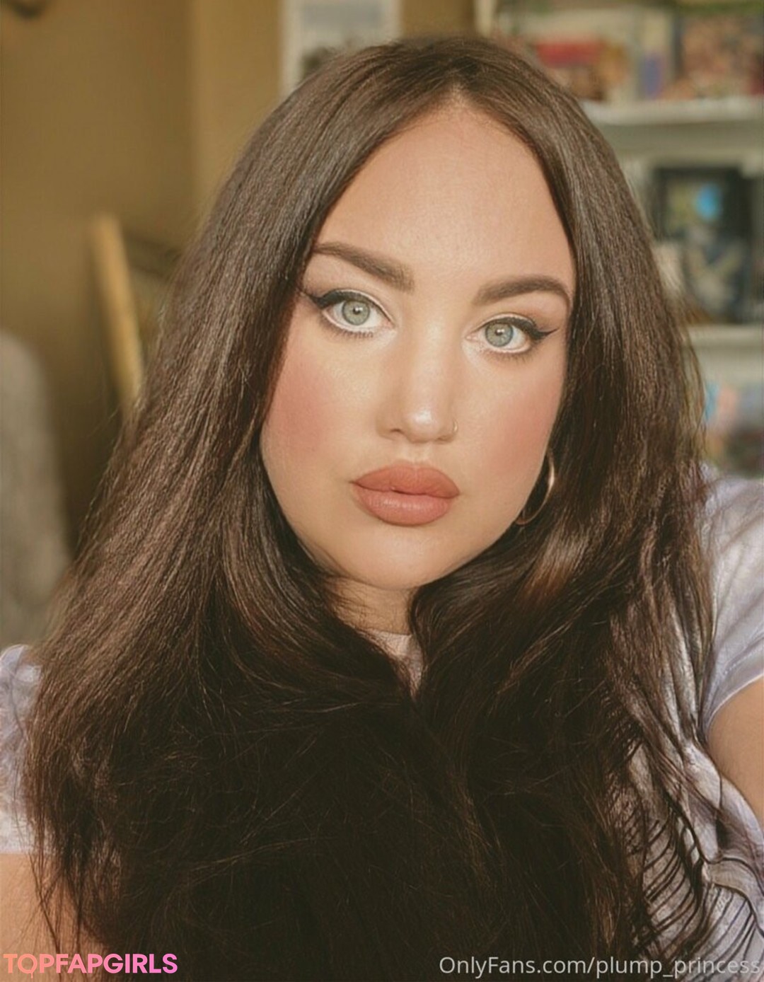 plump princess model naked photo