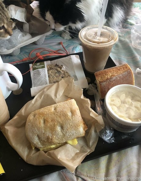 gloryhole wife onlyfans beautiful naked picture