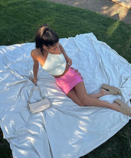 Bella Tierno nude model images