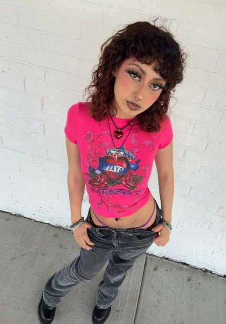 zariii 444 erotic actress img