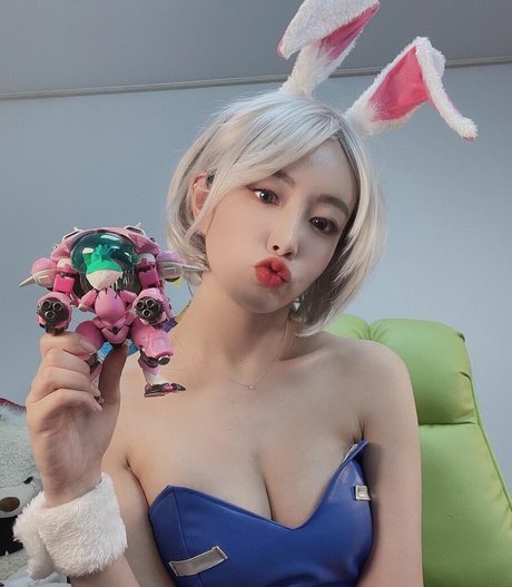 Yunicorn19 model xxx photos