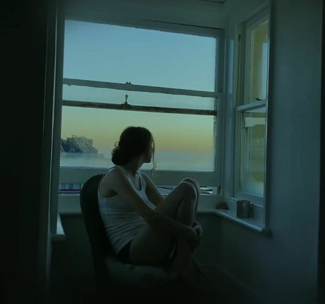 Jasmine van den Bogaerde star sexy photo