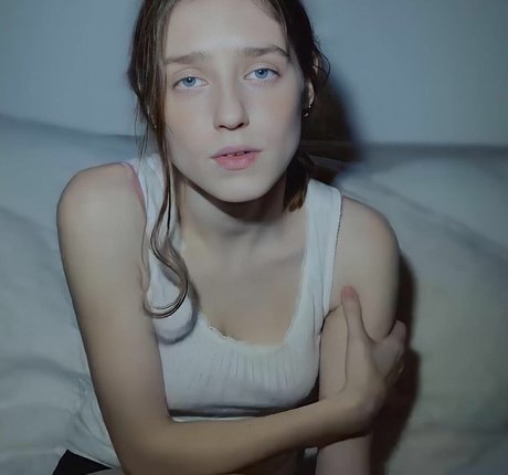 Jasmine van den Bogaerde nude pornstar pictures