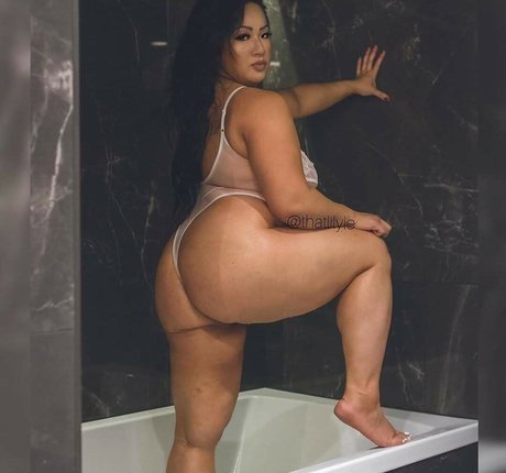 Lily Le xxx star gallery