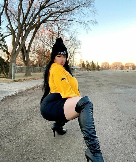 Lily Le star adult images