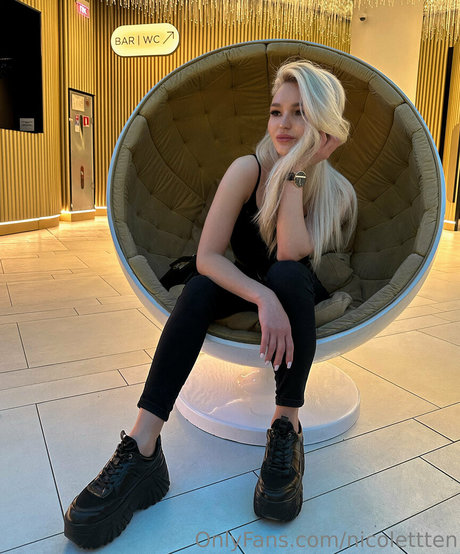 nicolettten nudes star images