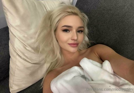 nicolettten model hot pic