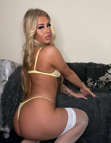 hollyerinx hot pornstar pictures