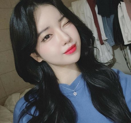 Se Yeon erotic pornstar picture