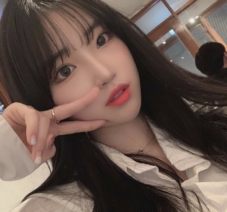 Se Yeon model best picture