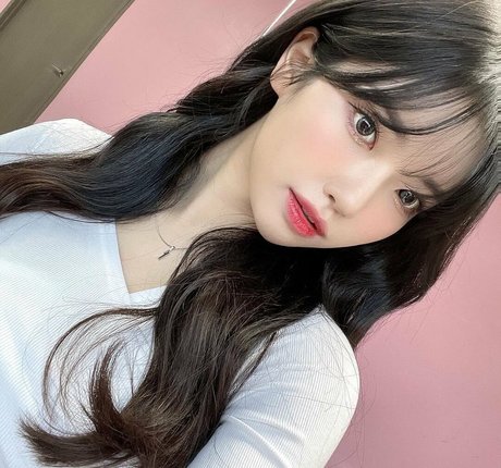 Se Yeon perfect model img