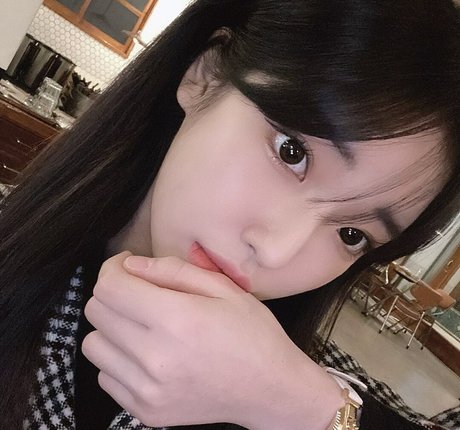 Se Yeon pornstar naked image