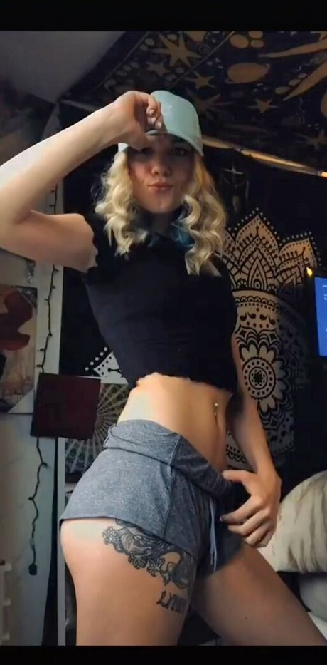 Izziyo14 star nudes pictures