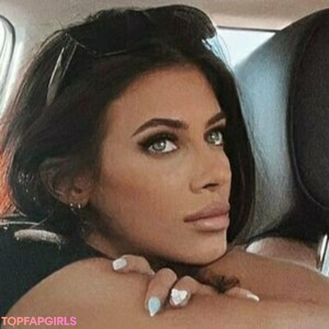 darbyelyse model adult pictures