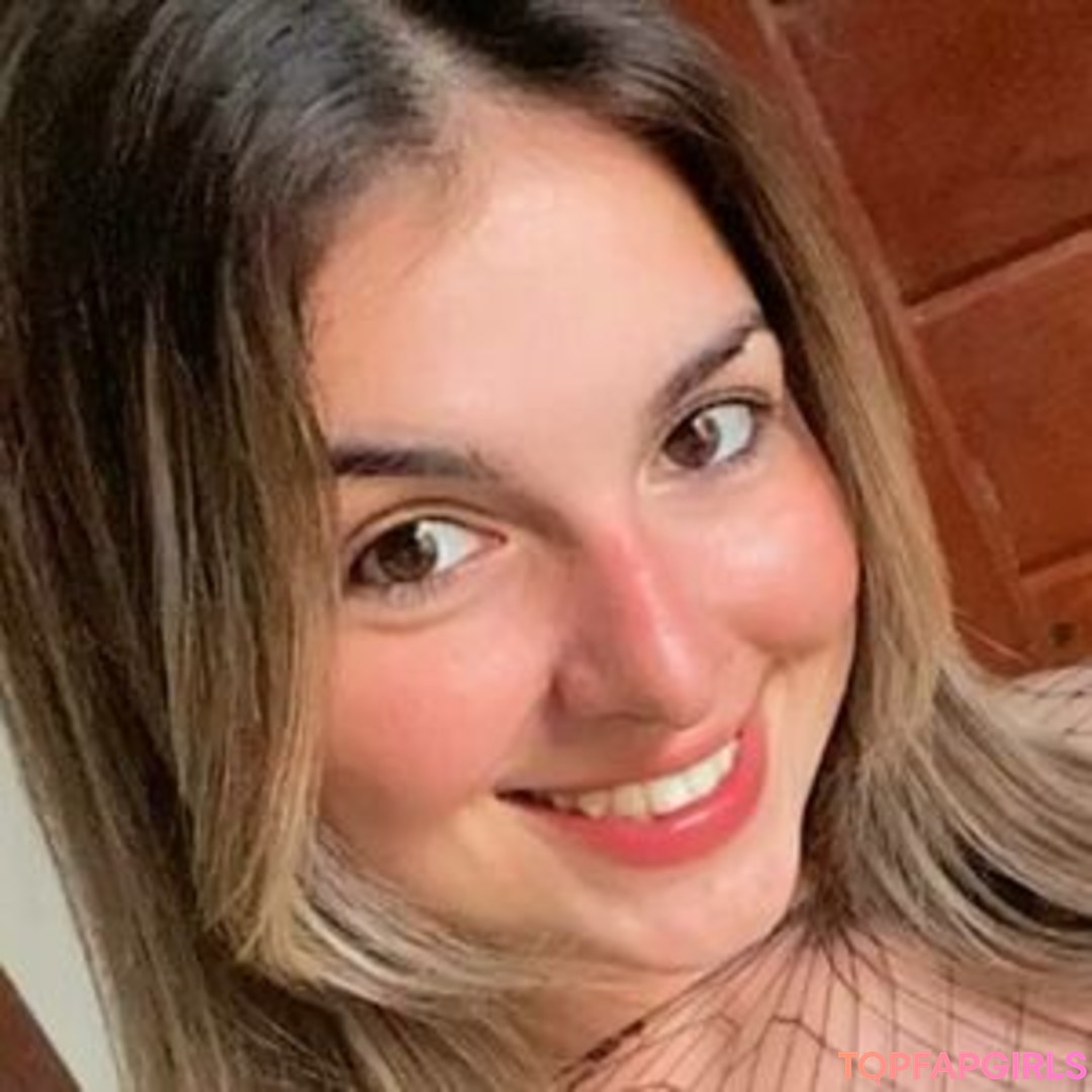 Bia Carmago sexy actress img