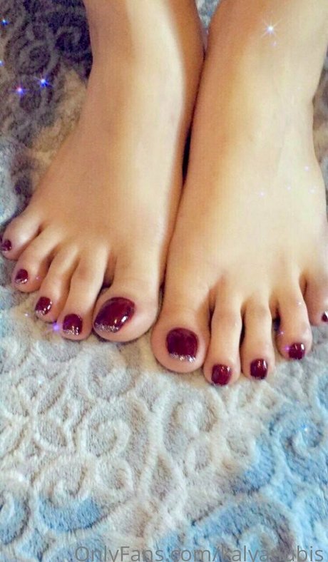 tiny onlyfans adult img