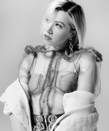 blonde midget onlyfans hd photo