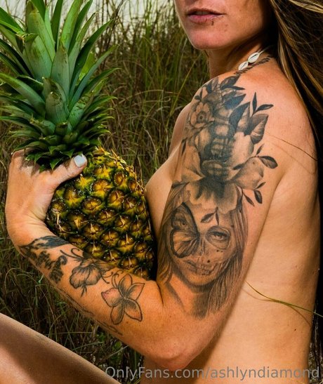 ashlyndiamond exclusive model image