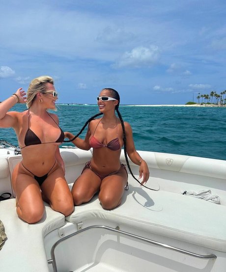 Halle Payne perfect model photo