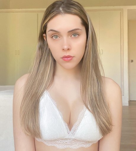 Olivia Herdt art star img