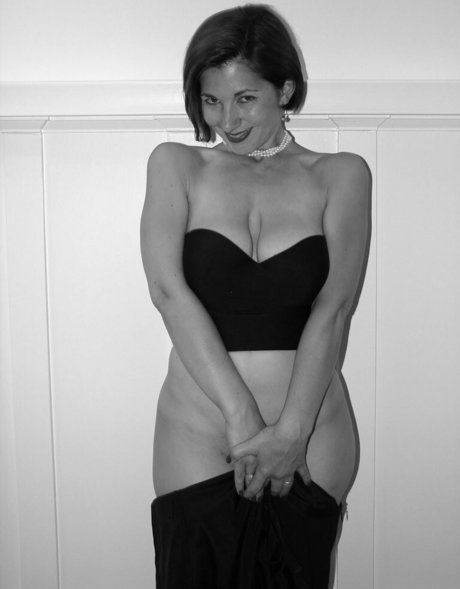 colombian teen onlyfans sexy nude pic