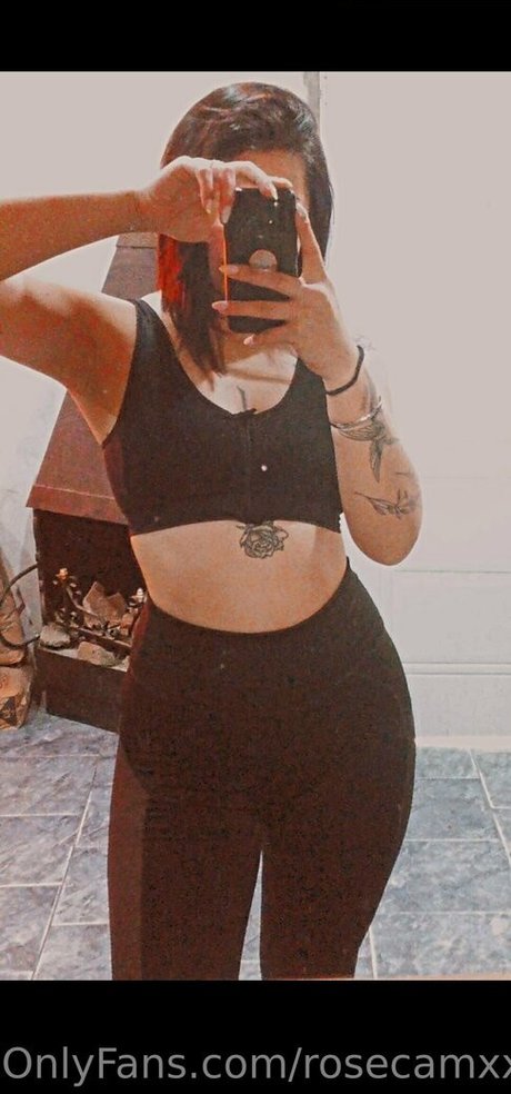 rosecamxxx art star pic