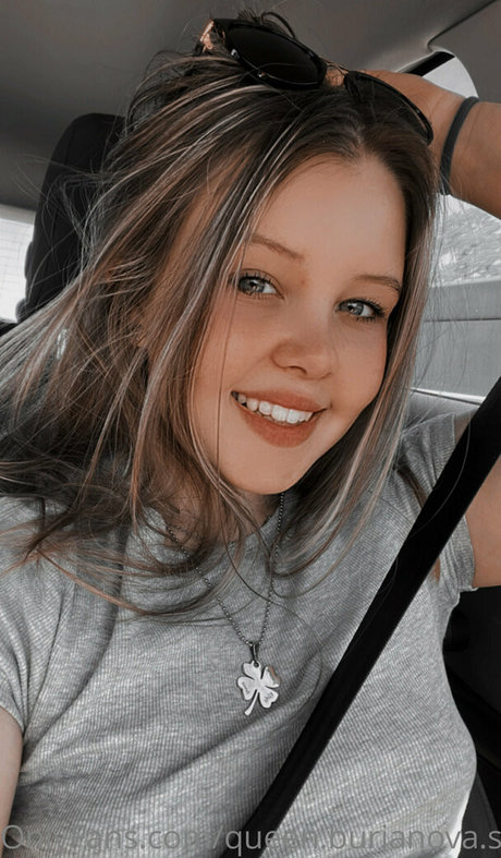 free top queen 1 pretty model pic