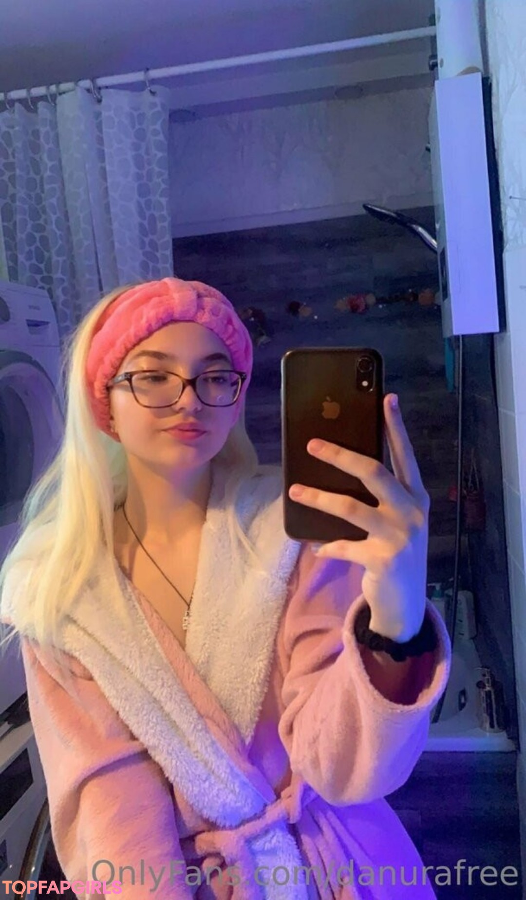 sweetdanura pornographic actress pic