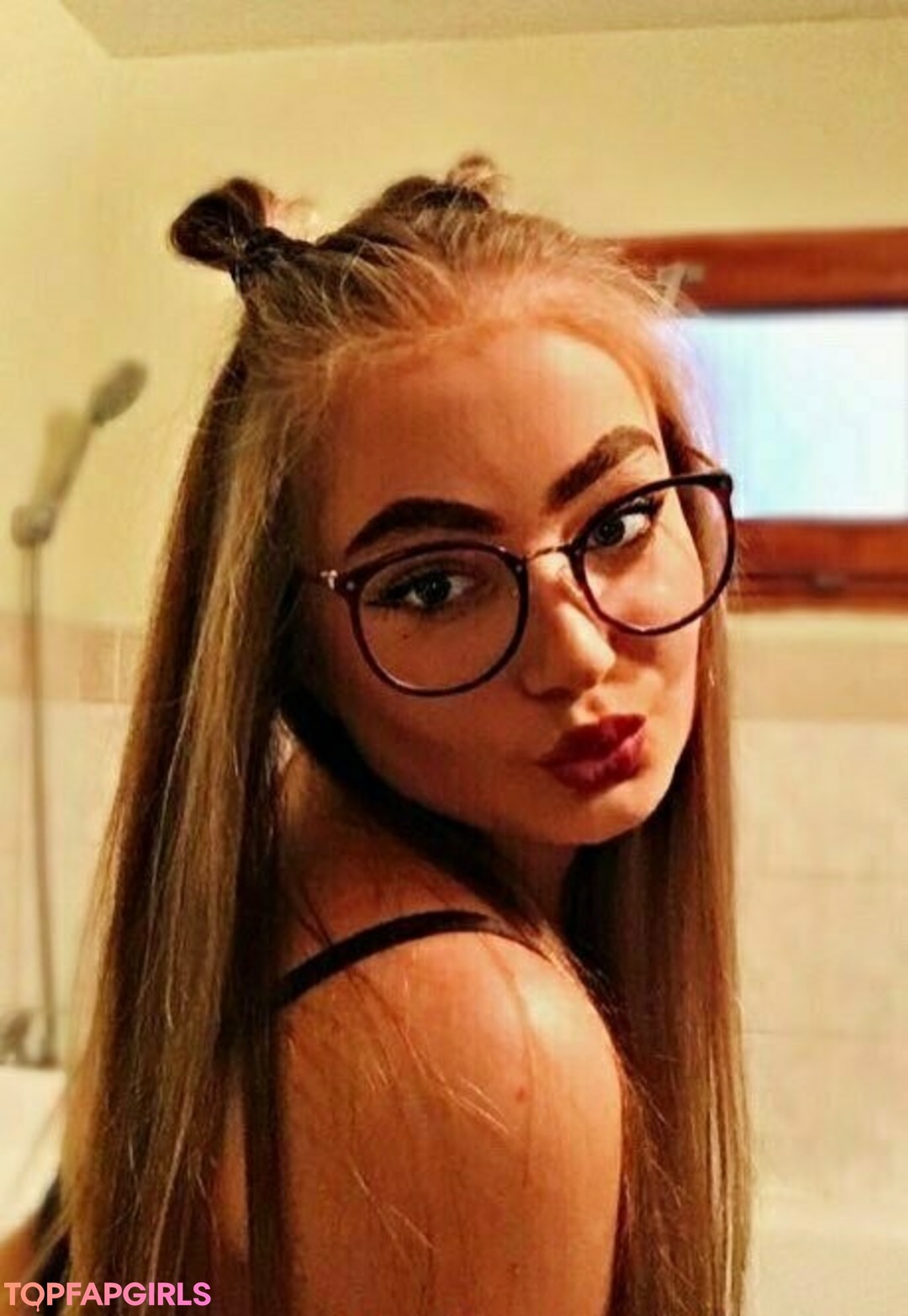 livionly sex actress archive